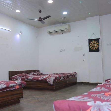 Madan Residency , Amritsar Hotel Buitenkant foto