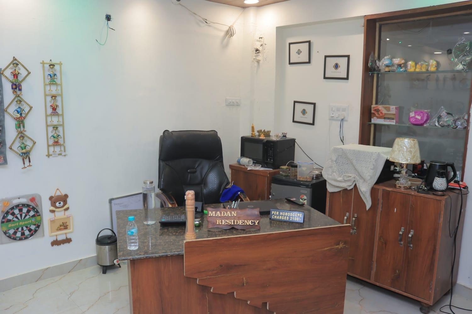 Madan Residency , Amritsar Hotel Buitenkant foto